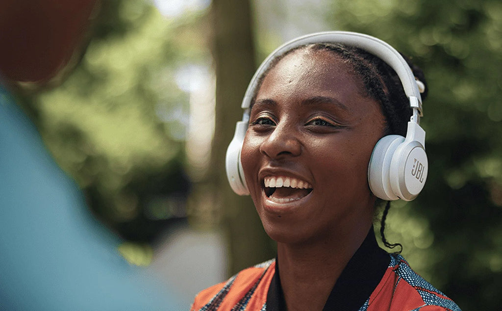 Wireless On-Ear Headphones Y479238