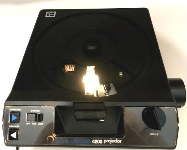 Carousel Slide Projector Z915